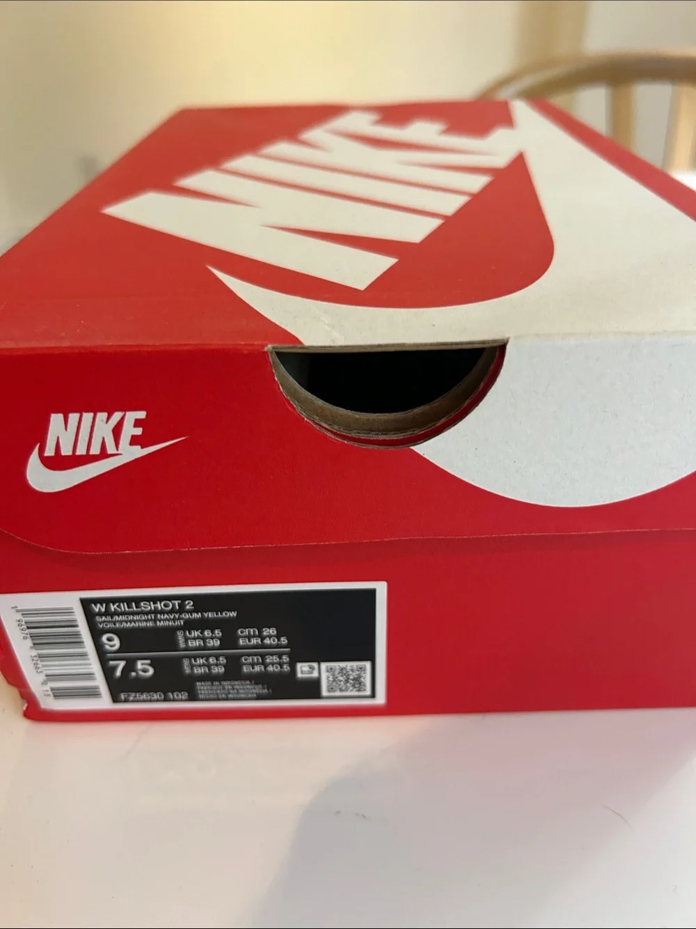 Brand new in box Nike killshot 2, size 9 women’s. Navy and cream.